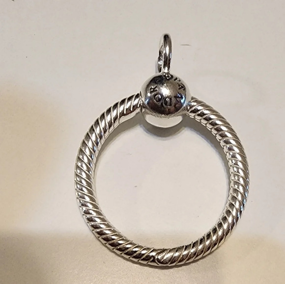 Pandora Jewelry - Pandora Moments O Pendant